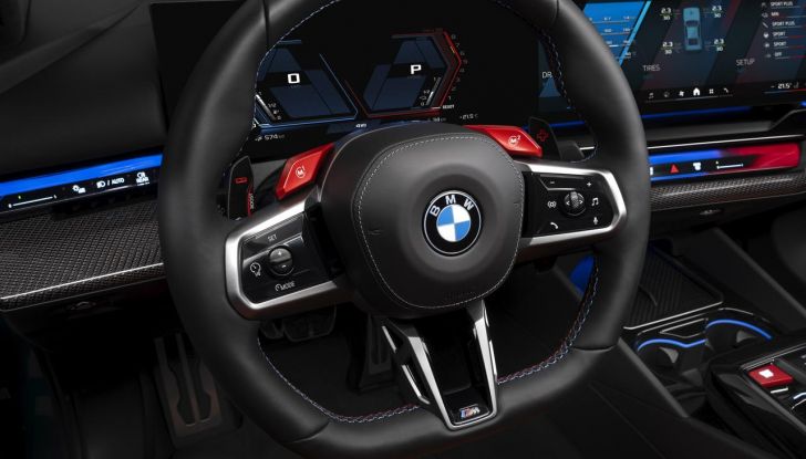 BMW M5 2025: caratteristiche, design, abitacolo, motore, autonomia, prestazioni e disponibilità - Foto 7 di 67