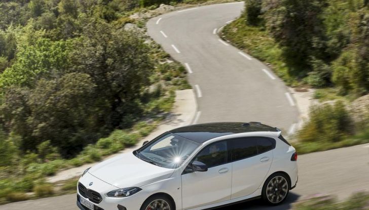 BMW Serie 1 2025: caratteristiche, design, abitacolo, versioni, motori e prestazioni - Foto 29 di 124