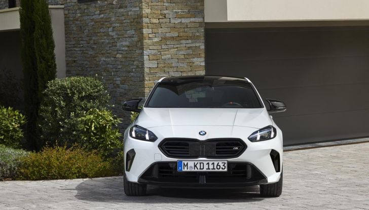 BMW Serie 1 2025: caratteristiche, design, abitacolo, versioni, motori e prestazioni - Foto 71 di 124
