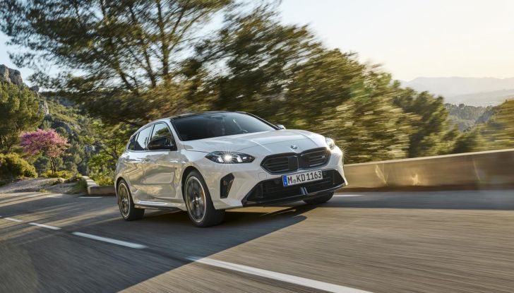 BMW Serie 1 2025: caratteristiche, design, abitacolo, versioni, motori e prestazioni - Foto 42 di 124