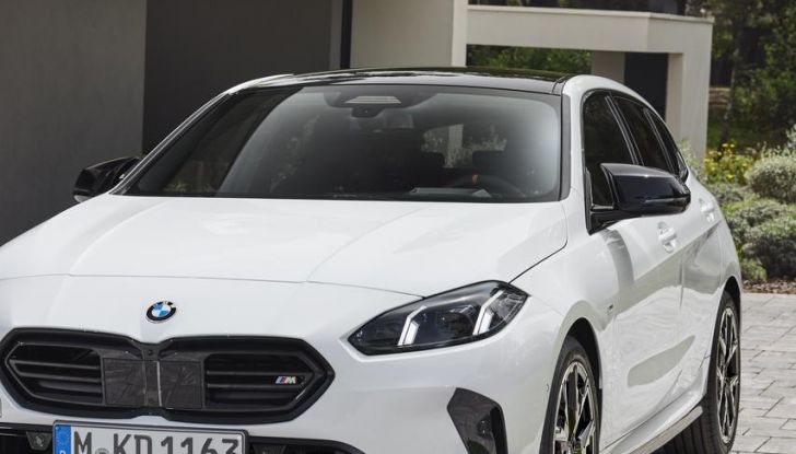 BMW Serie 1 2025: caratteristiche, design, abitacolo, versioni, motori e prestazioni - Foto 67 di 124