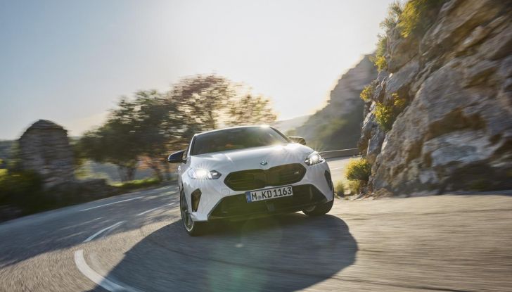 BMW Serie 1 2025: caratteristiche, design, abitacolo, versioni, motori e prestazioni - Foto 38 di 124