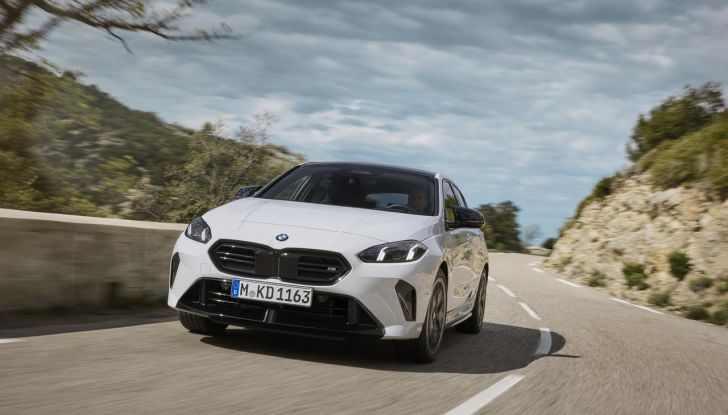 BMW Serie 1 2025: caratteristiche, design, abitacolo, versioni, motori e prestazioni - Foto 55 di 124
