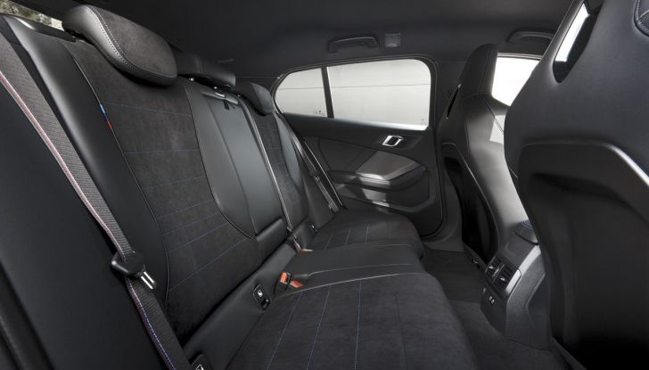 BMW Serie 1 2025: caratteristiche, design, abitacolo, versioni, motori e prestazioni - Foto 102 di 124