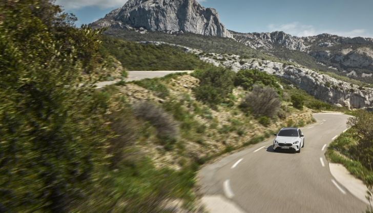 BMW Serie 1 2025: caratteristiche, design, abitacolo, versioni, motori e prestazioni - Foto 30 di 124