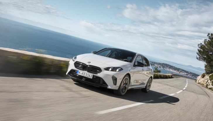 BMW Serie 1 2025: caratteristiche, design, abitacolo, versioni, motori e prestazioni - Foto 50 di 124
