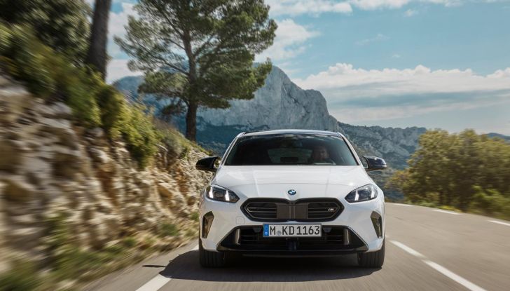BMW Serie 1 2025: caratteristiche, design, abitacolo, versioni, motori e prestazioni - Foto 24 di 124