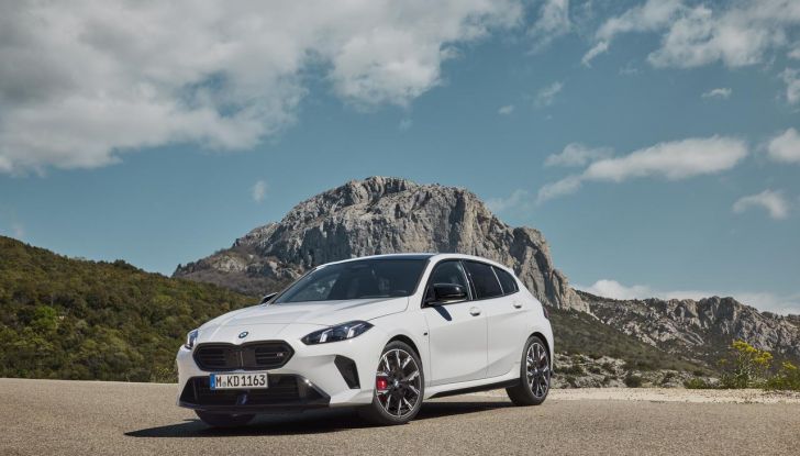 BMW Serie 1 2025: caratteristiche, design, abitacolo, versioni, motori e prestazioni - Foto 73 di 124