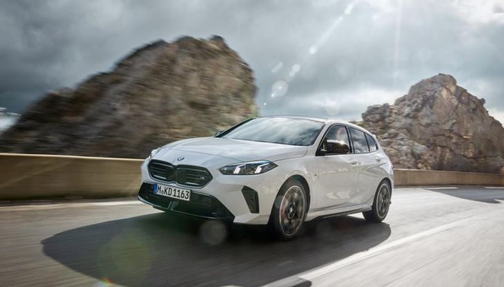 BMW Serie 1 2025: caratteristiche, design, abitacolo, versioni, motori e prestazioni - Foto 41 di 124