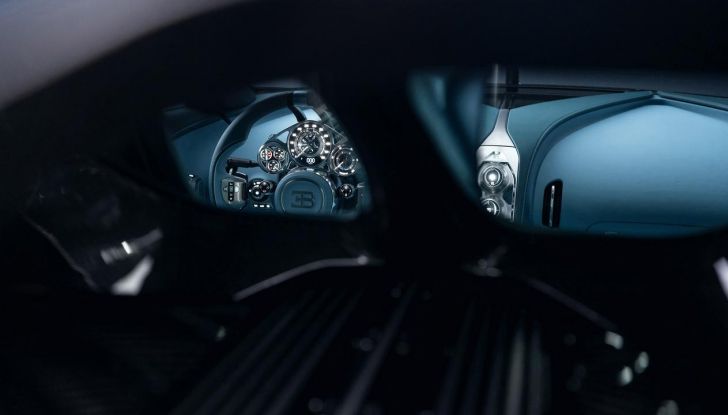 Bugatti Tourbillon: caratteristiche, design, abitacolo, motore, prestazioni, autonomia e prezzo - Foto 31 di 43