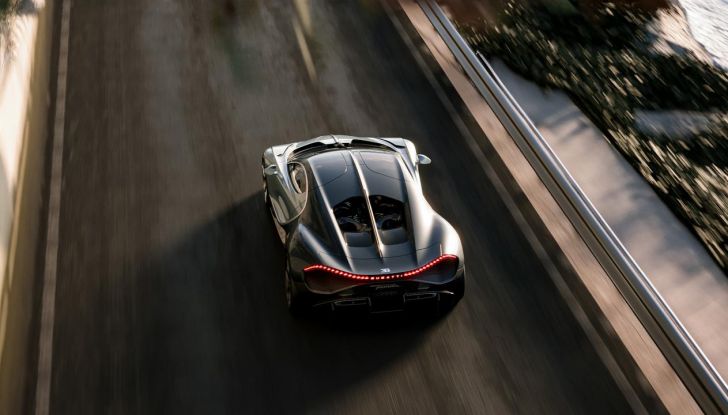 Bugatti Tourbillon: caratteristiche, design, abitacolo, motore, prestazioni, autonomia e prezzo - Foto 20 di 43