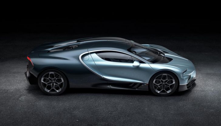 Bugatti Tourbillon: caratteristiche, design, abitacolo, motore, prestazioni, autonomia e prezzo - Foto 11 di 43