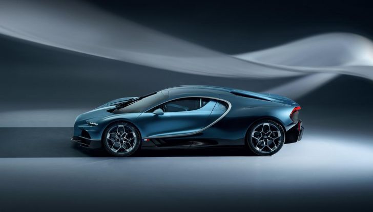 Bugatti Tourbillon: caratteristiche, design, abitacolo, motore, prestazioni, autonomia e prezzo - Foto 26 di 43