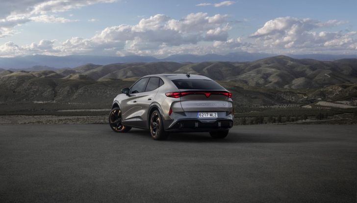 Cupra Tavascan: al via agli ordini in Italia in quattro versioni da 51.850 euro - Foto 3 di 45