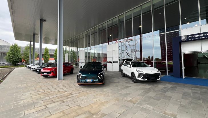 Debutta Forthing Italia: abbiamo provato il crossover ed il monovolume - Foto 2 di 111