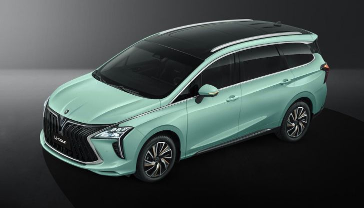 Debutta Forthing Italia: abbiamo provato il crossover ed il monovolume - Foto 23 di 111