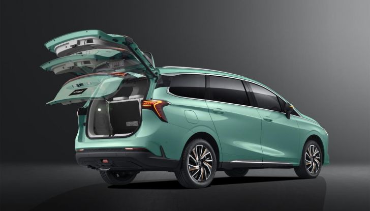 Debutta Forthing Italia: abbiamo provato il crossover ed il monovolume - Foto 34 di 111