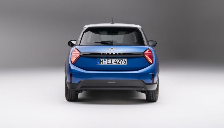 Mini Cooper 5 porte: caratteristiche, design, abitacolo, allestimenti, motori e prestazioni - Foto 8 di 31