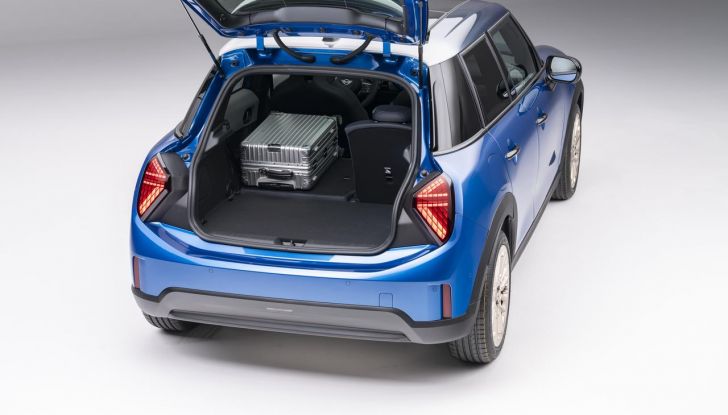 Mini Cooper 5 porte: caratteristiche, design, abitacolo, allestimenti, motori e prestazioni - Foto 29 di 31