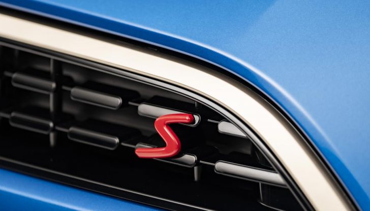 Mini Cooper 5 porte: caratteristiche, design, abitacolo, allestimenti, motori e prestazioni - Foto 12 di 31