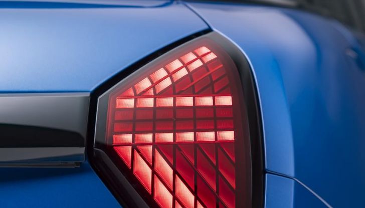 Mini Cooper 5 porte: caratteristiche, design, abitacolo, allestimenti, motori e prestazioni - Foto 17 di 31