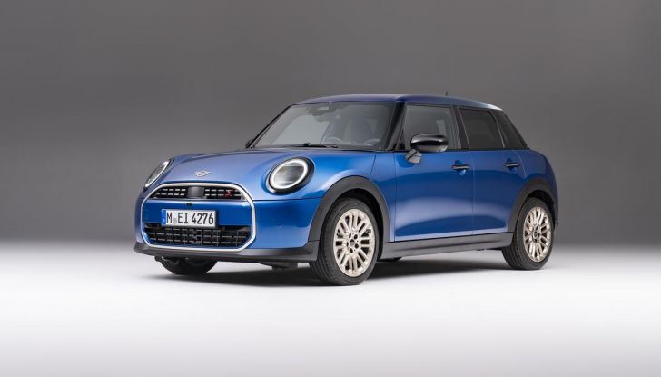 Mini Cooper 5 porte: caratteristiche, design, abitacolo, allestimenti, motori e prestazioni - Foto 1 di 31
