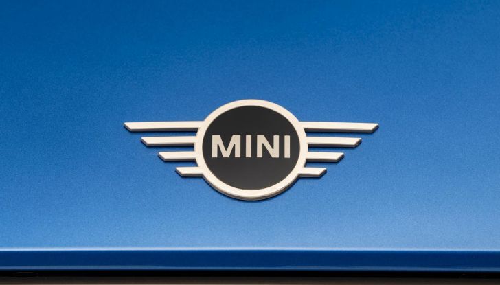 Mini Cooper 5 porte: caratteristiche, design, abitacolo, allestimenti, motori e prestazioni - Foto 9 di 31