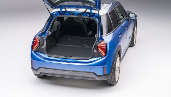 Mini Cooper 5 porte: caratteristiche, design, abitacolo, allestimenti, motori e prestazioni - Foto 31 di 31