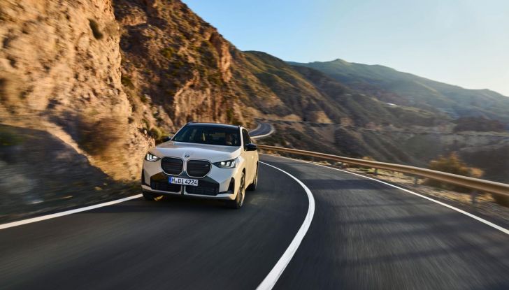 Nuovo BMW X3: caratteristiche, design, abitacolo, versioni e motori - Foto 11 di 94