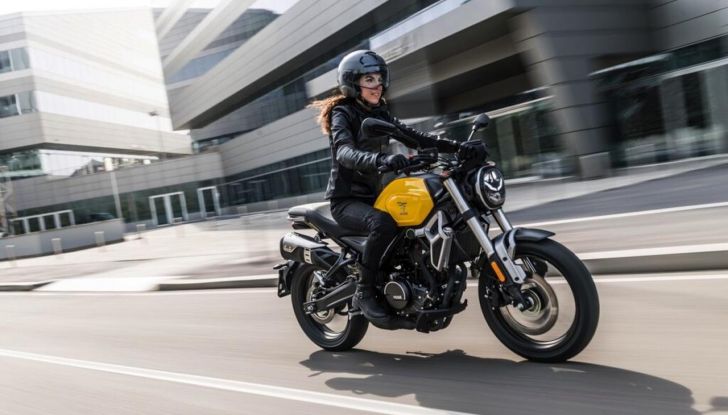 Patente A1: età minima, costo, limiti ed esami nel 2024 - Foto 3 di 10