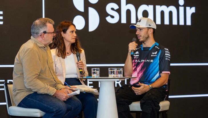 Visione in auto di giorno e di notte: ecco le lenti Shamir Driver Intelligence - Foto 4 di 5