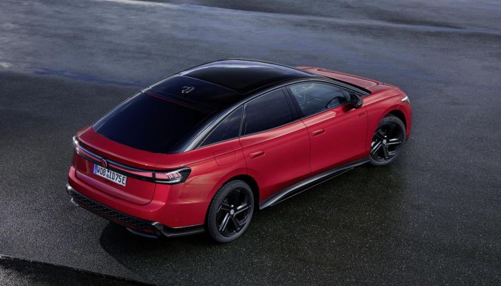 Volkswagen ID.7 GTX: caratteristiche, design, abitacolo, motori, prestazioni e disponibilità - Foto 2 di 10