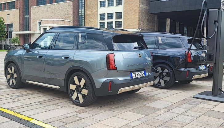 Mini Countryman E e SE ALL4 2024: prova su strada del SUV nelle versioni elettriche - Foto 14 di 26