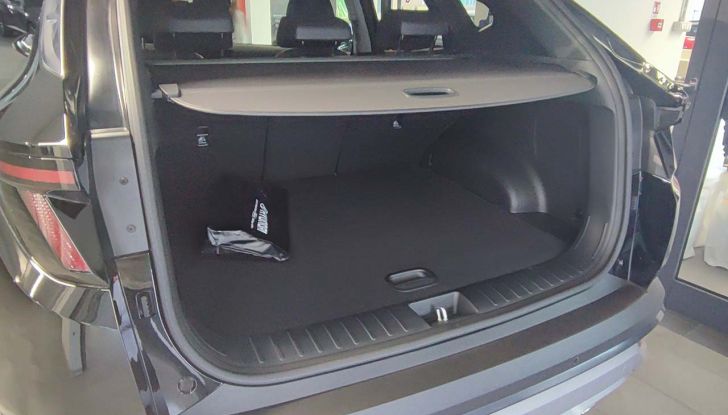 Hyundai Tucson 2024: prova su strada del SUV C in versione Full-Hybrid - Foto 15 di 35