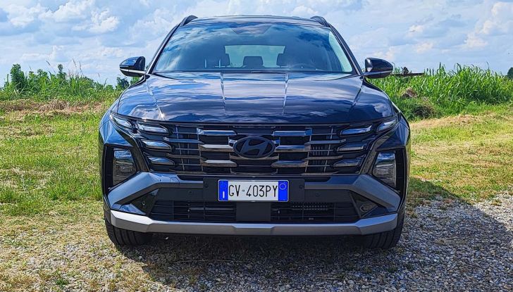 Hyundai Tucson 2024: prova su strada del SUV C in versione Full-Hybrid - Foto 2 di 35
