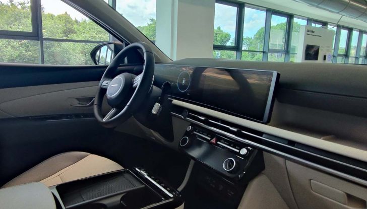 Hyundai Tucson 2024: prova su strada del SUV C in versione Full-Hybrid - Foto 31 di 35