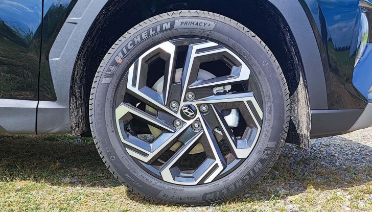 Hyundai Tucson 2024: prova su strada del SUV C in versione Full-Hybrid - Foto 4 di 35