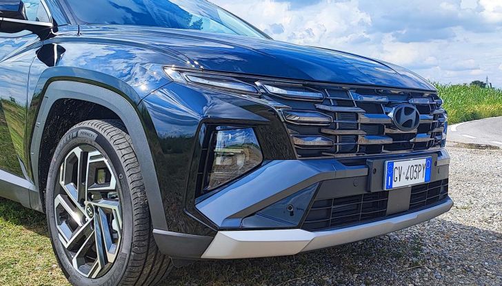 Hyundai Tucson 2024: prova su strada del SUV C in versione Full-Hybrid - Foto 5 di 35