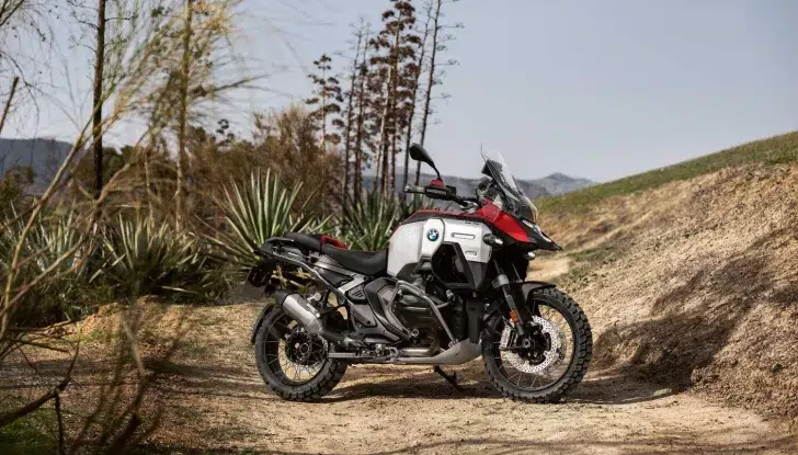 BMW R 1300 GS Adventure: una moto, due anime - Foto 16 di 17