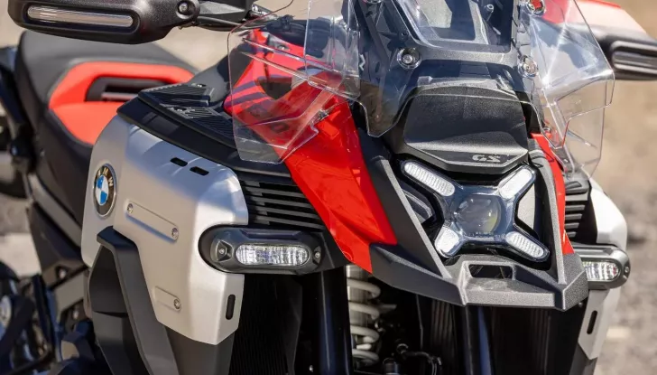 BMW R 1300 GS Adventure: una moto, due anime - Foto 17 di 17