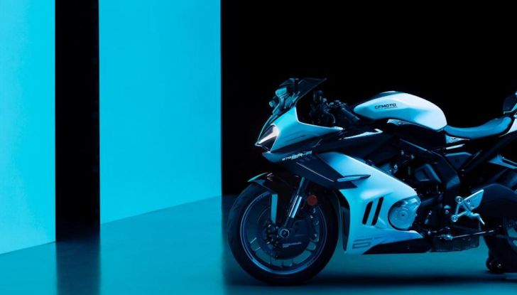 CFMOTO 675 SR-R: la nuova sportiva cinese - Foto 3 di 6