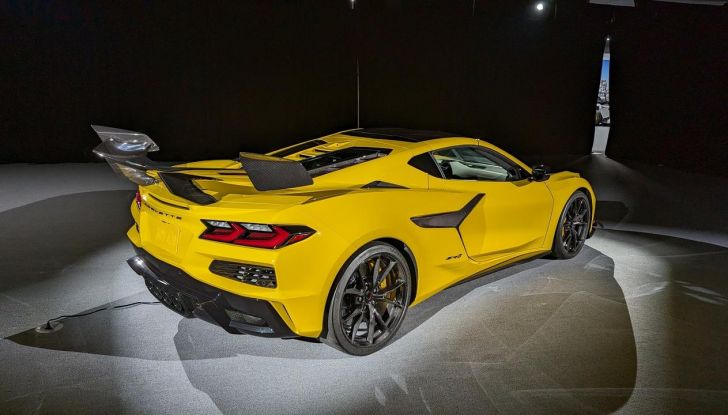 Chevrolet Corvette ZR1 2025: caratteristiche, design, abitacolo, motore, prestazioni e versioni - Foto 42 di 99