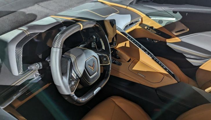 Chevrolet Corvette ZR1 2025: caratteristiche, design, abitacolo, motore, prestazioni e versioni - Foto 61 di 99