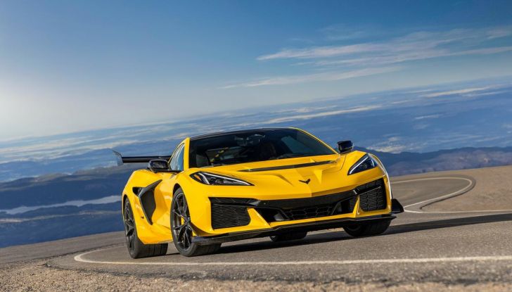 Chevrolet Corvette ZR1 2025: caratteristiche, design, abitacolo, motore, prestazioni e versioni - Foto 16 di 99
