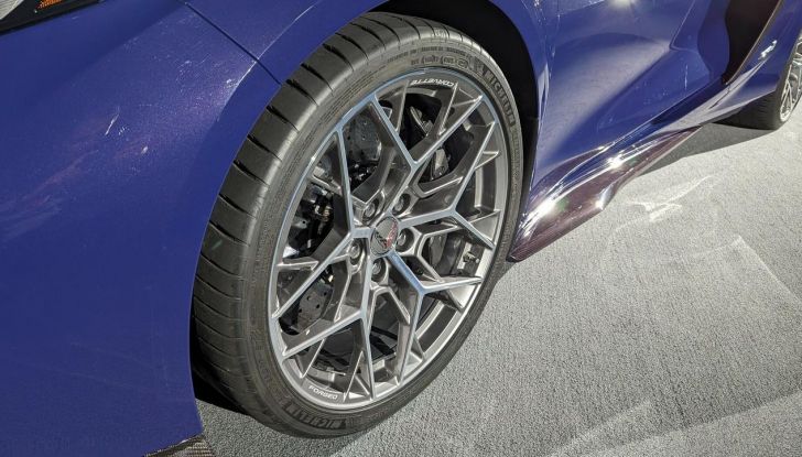 Chevrolet Corvette ZR1 2025: caratteristiche, design, abitacolo, motore, prestazioni e versioni - Foto 68 di 99