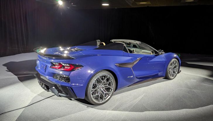 Chevrolet Corvette ZR1 2025: caratteristiche, design, abitacolo, motore, prestazioni e versioni - Foto 54 di 99