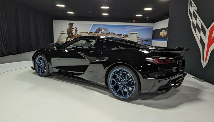 Chevrolet Corvette ZR1 2025: caratteristiche, design, abitacolo, motore, prestazioni e versioni - Foto 26 di 99