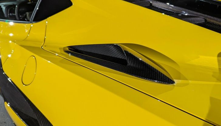 Chevrolet Corvette ZR1 2025: caratteristiche, design, abitacolo, motore, prestazioni e versioni - Foto 32 di 99