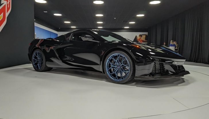 Chevrolet Corvette ZR1 2025: caratteristiche, design, abitacolo, motore, prestazioni e versioni - Foto 24 di 99