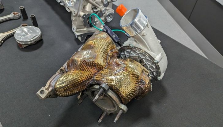 Chevrolet Corvette ZR1 2025: caratteristiche, design, abitacolo, motore, prestazioni e versioni - Foto 93 di 99